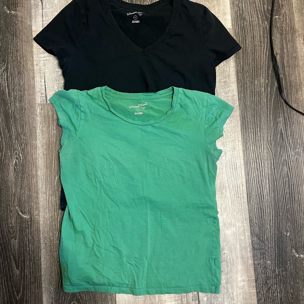 Universal Thread Bundle of 2: Classic Crewneck Tee - Green, & V Neck Tee - Black
